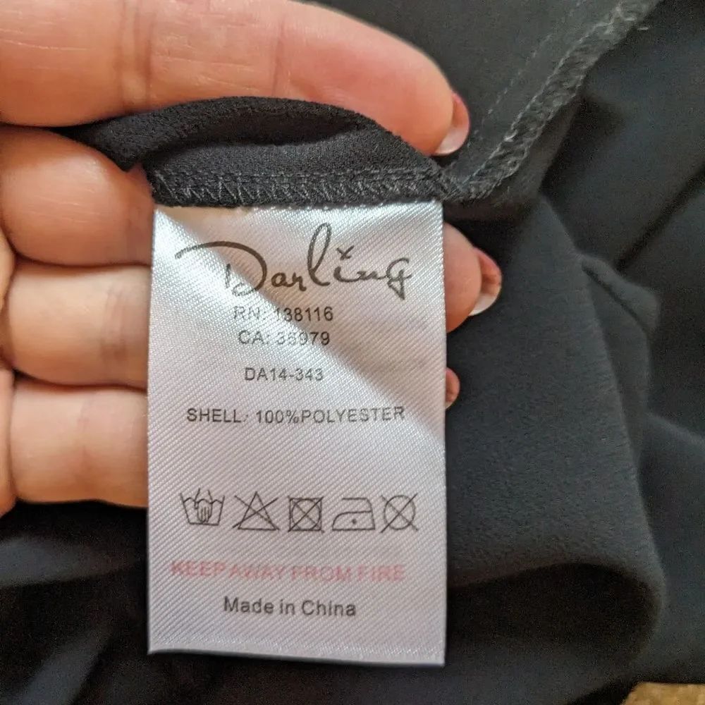 Darling Sleeveless Top - Picture 10 of 14